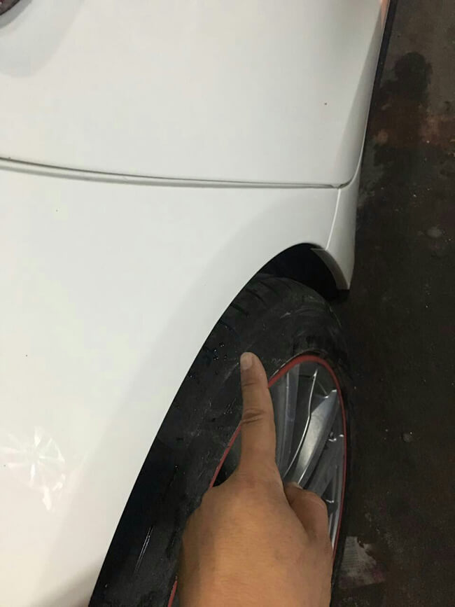 汽車的風(fēng)擋玻璃怎么保養(yǎng)？