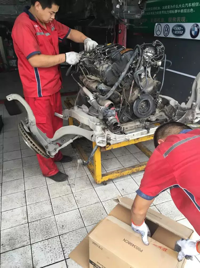 汽車車窗玻璃保養(yǎng)有什么要注意的？